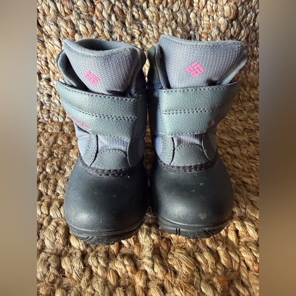 Columbia Kids' Black and Gray Boots kruser Pink Accents sz 8 snow travel